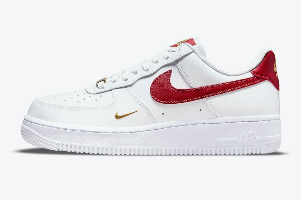 【リーク】2021年発売 NIKE AIR FORCE 1 ’07 ESSENTIAL "GYM RED" 抽選/定価/販売店舗まとめ 2枚目