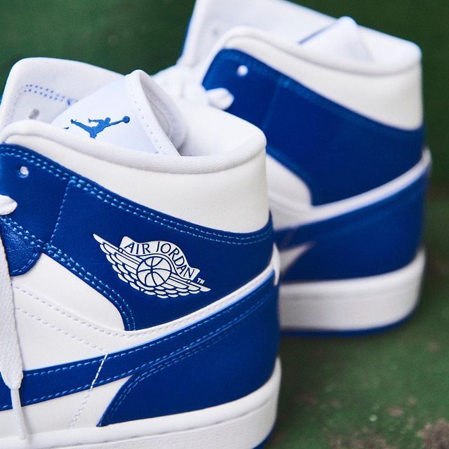 【スニダンで購入可】10/10発売 Nike WMNS Air Jordan 1 Mid "Kentucky Blue" 抽選/定価/販売店舗まとめ 3枚目