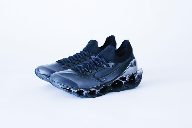 【スニダンで購入可】9/4発売 HAJIME SORAYAMA × MIZUNO WAVE PROPHECY SORAYAMA  "BLACK" 抽選/定価/販売店舗まとめ 2枚目