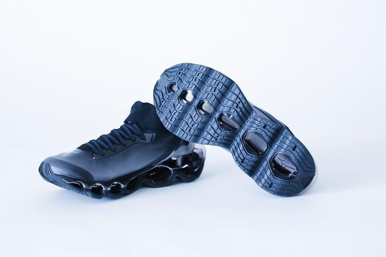 【スニダンで購入可】9/4発売 HAJIME SORAYAMA × MIZUNO WAVE PROPHECY SORAYAMA  "BLACK" 抽選/定価/販売店舗まとめ 3枚目