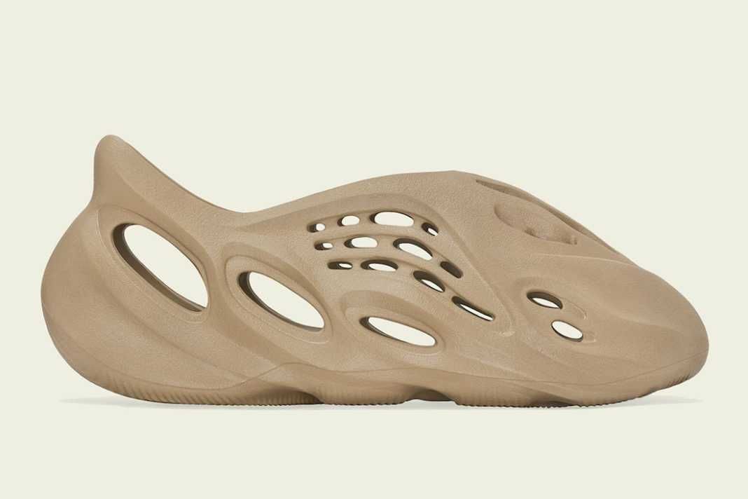 【スニダンで購入可】9/18発売 ADIDAS YEEZY FOAM RUNNER "OCHRE" 抽選/定価/販売店舗まとめ 2枚目