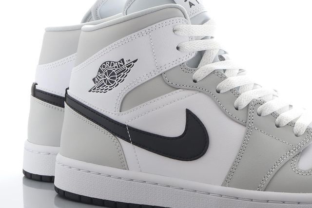 【スニダンで購入可】9/18・10/1発売  Nike Wmns Air Jordan 1 Mid "Grey Fog/White/Black" 抽選/定価/販売店舗まとめ 2枚目