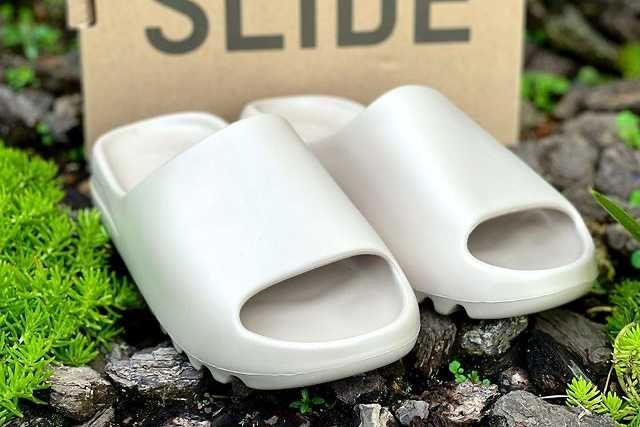 【スニダンで購入可】9/23発売 adidas Yeezy Slide "Pure" 抽選/定価/販売店舗まとめ