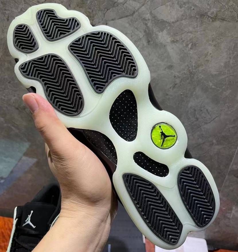 【販売リンクあり】海外11月11日発売 Nike Air Jordan 13 Low “Singles Day” 抽選/定価/販売店舗まとめ 5枚目