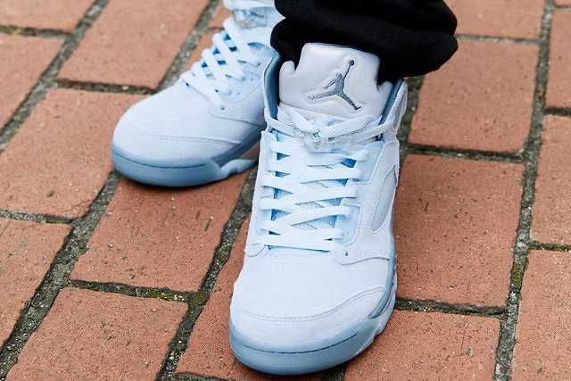 【スニダンで購入可】10/7発売 Nike WMNS Air Jordan 5 Retro "Blue Bird" 抽選/定価/販売店舗まとめ 6枚目