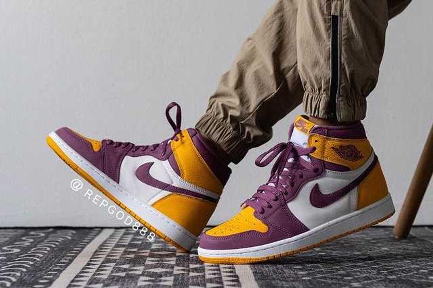 【リーク】海外2022/2/26発売 Nike Air Jordan 1 High OG "Brotherhood" 抽選/定価/販売店舗まとめ
