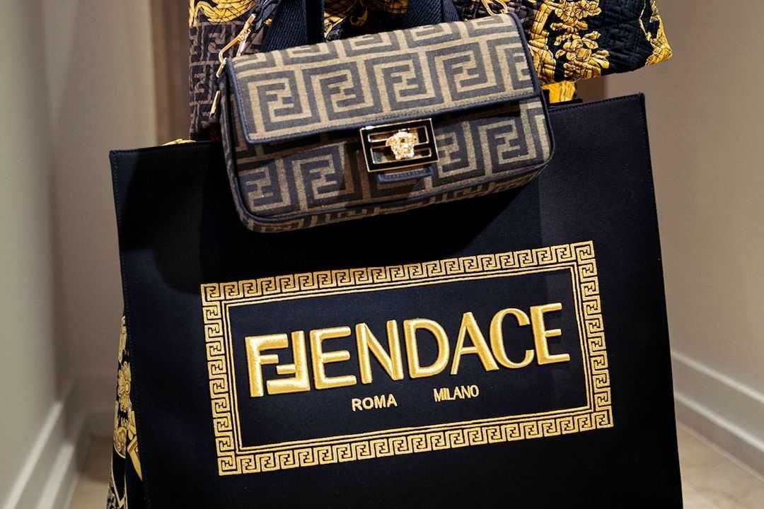 FENDI × VERSACE 初コラボ