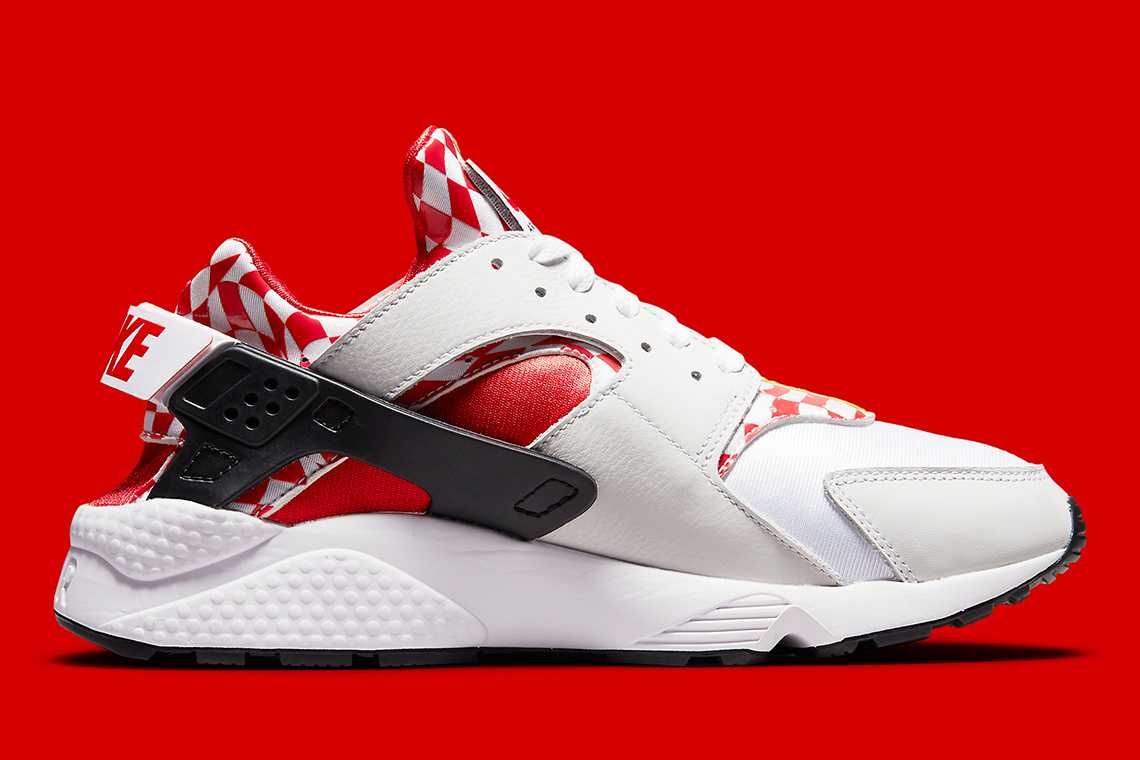 【販売リンクあり】11/30発売 Nike Air Huarache "Liverpool" 抽選/定価/販売店舗まとめ 9枚目