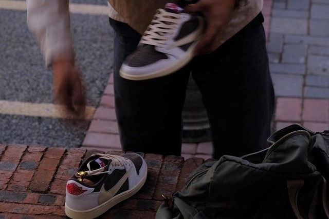 【スニダンで購入可】7/21発売 Travis Scott × Nike Air Jordan 1 Low "Reverse Mocha/Sail and Ridgerock" 抽選/定価/販売店舗まとめ 20枚目