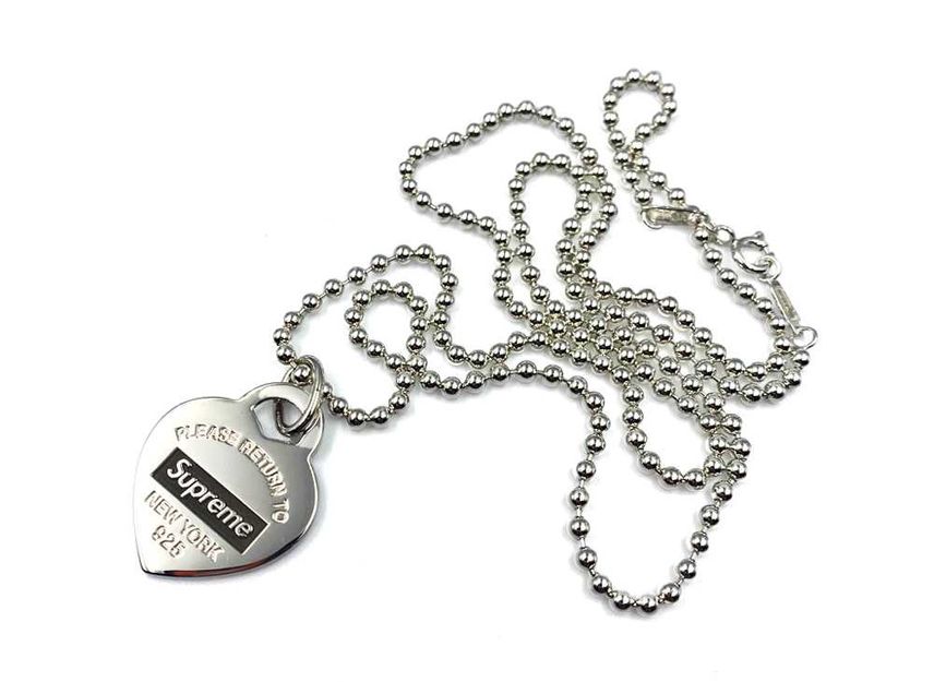 Supreme 2025 heart pendant