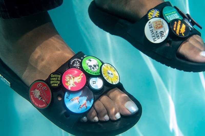 【販売リンクあり】海外11/16発売 Pleasures × Crocs 2type 抽選/定価/販売店舗まとめ 5枚目