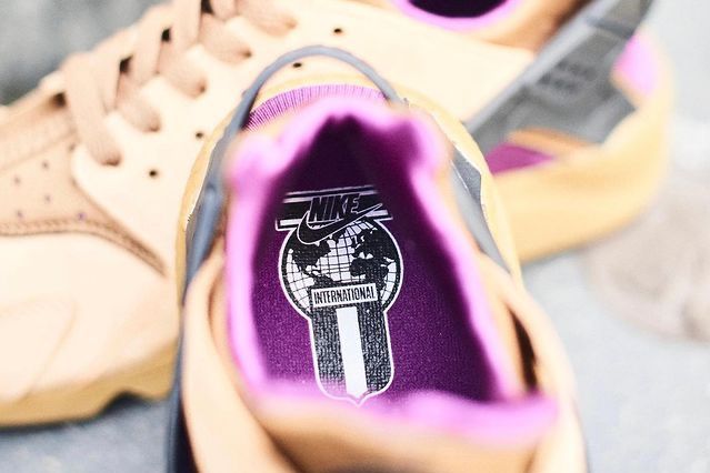 【スニダンで購入可】11/25発売 Nike Air Huarache LE "Praline" 抽選/定価/販売店舗まとめ 3枚目