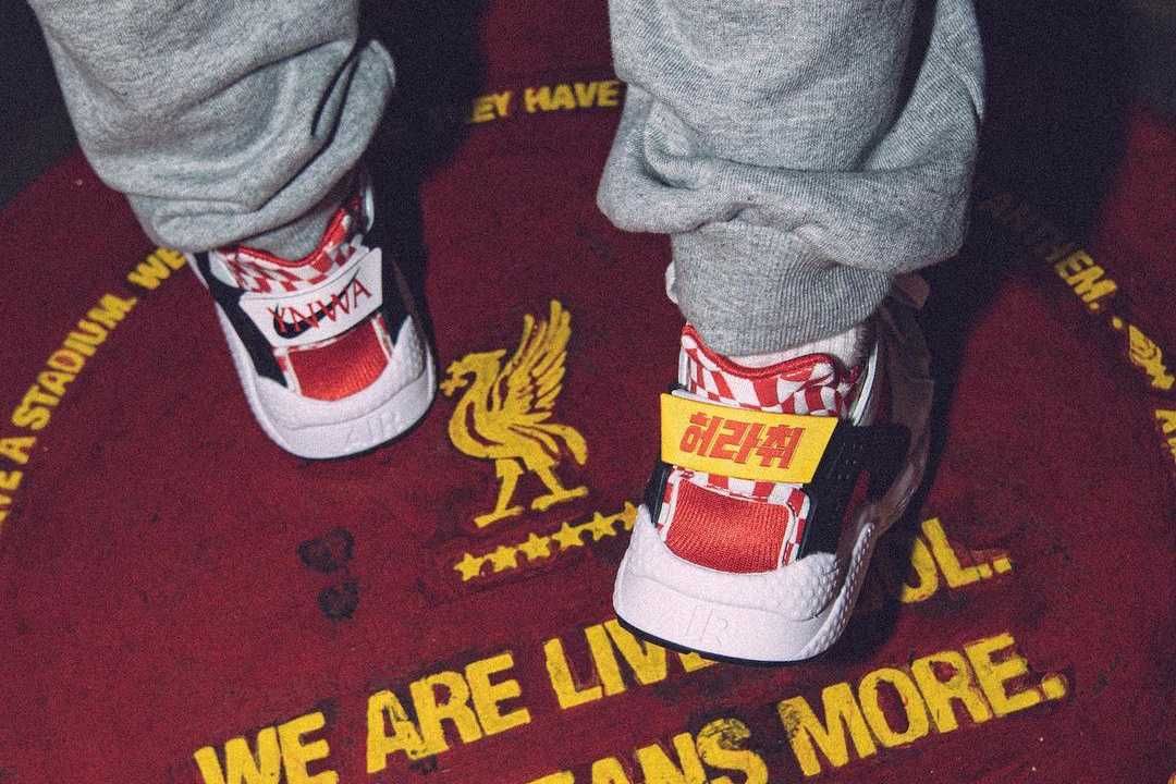 【販売リンクあり】11/30発売 Nike Air Huarache "Liverpool" 抽選/定価/販売店舗まとめ 4枚目