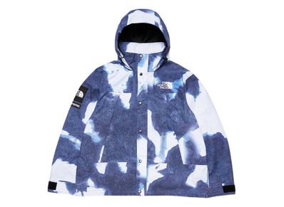 Supreme / The North Face Bleached Denim Print Mountain Jacket