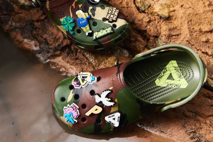 【スニダンで購入可】1/2発売 Crocs × Palace Classic Clog "Camouflage" 抽選/定価/販売店舗まとめ 2枚目
