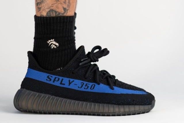 【スニダンで購入可】2/26発売 adidas YEEZY BOOST 350 V2 "Dazzling Blue" 抽選/定価/販売店舗まとめ 5枚目