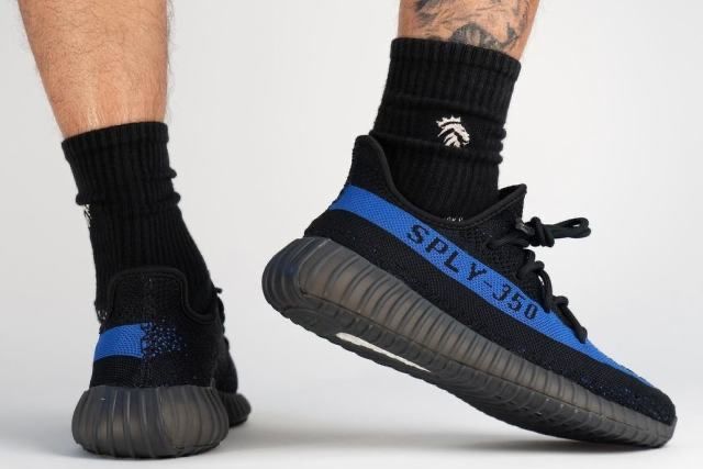 【スニダンで購入可】2/26発売 adidas YEEZY BOOST 350 V2 "Dazzling Blue" 抽選/定価/販売店舗まとめ 7枚目