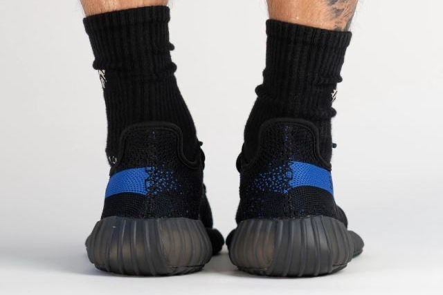 【スニダンで購入可】2/26発売 adidas YEEZY BOOST 350 V2 "Dazzling Blue" 抽選/定価/販売店舗まとめ 8枚目