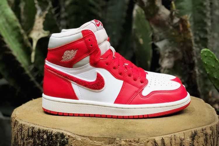 【スニダンで購入可】7/23発売 Nike WMNS Air Jordan 1 High OG "Varsity Red/Chenille"  抽選/定価/販売店舗まとめ 16枚目
