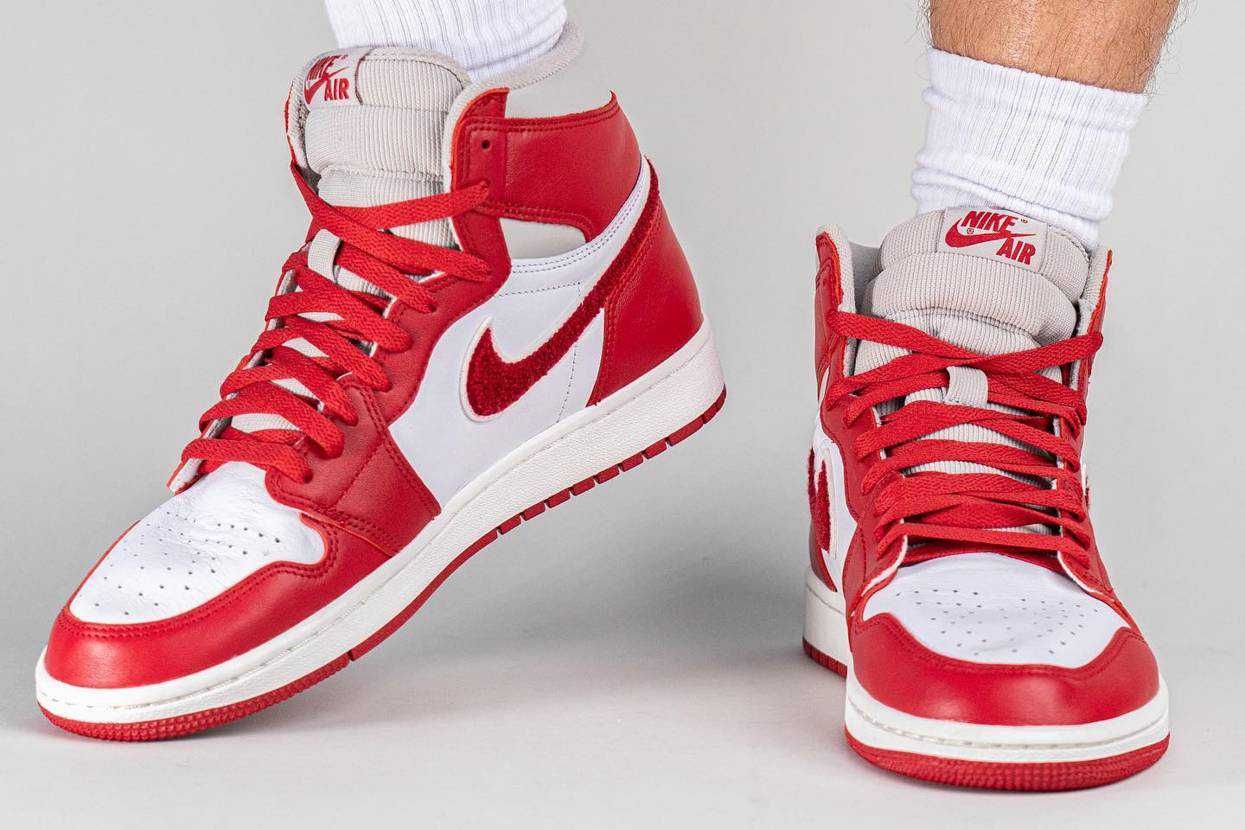 【スニダンで購入可】7/23発売 Nike WMNS Air Jordan 1 High OG "Varsity Red/Chenille"  抽選/定価/販売店舗まとめ 12枚目