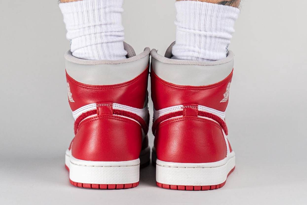 【スニダンで購入可】7/23発売 Nike WMNS Air Jordan 1 High OG "Varsity Red/Chenille"  抽選/定価/販売店舗まとめ 14枚目