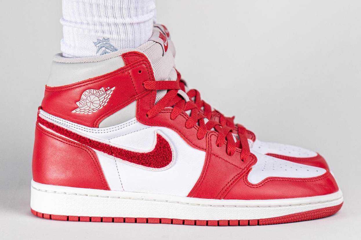 【スニダンで購入可】7/23発売 Nike WMNS Air Jordan 1 High OG "Varsity Red/Chenille"  抽選/定価/販売店舗まとめ 11枚目