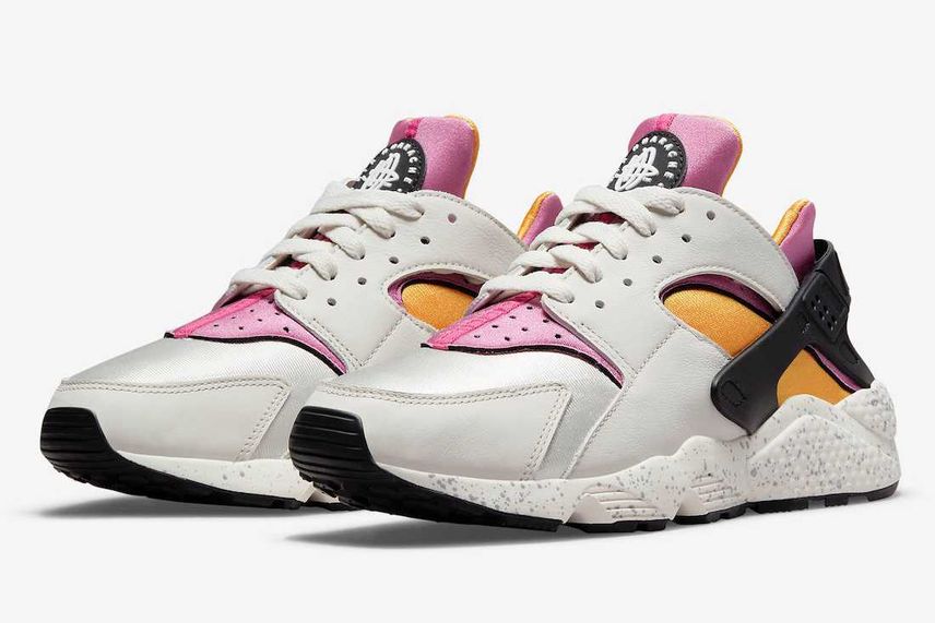 【スニダンで購入可】1/27発売 Nike Air Huarache "University Gold and Pink" 抽選/定価/販売店舗まとめ