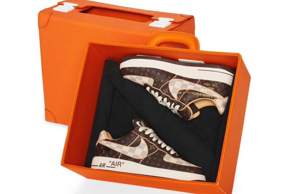 【オークション 最終結果】Louis Vuitton × Nike Air Force 1は一体いくらで競り落とされるのか！？2/9まで毎日更新！ 6枚目
