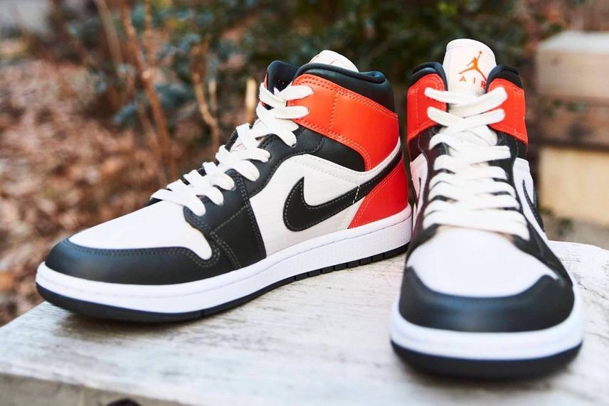 Nike Women's Air Jordan 1 Mid Nike Women's Air Jordan 1 Mid