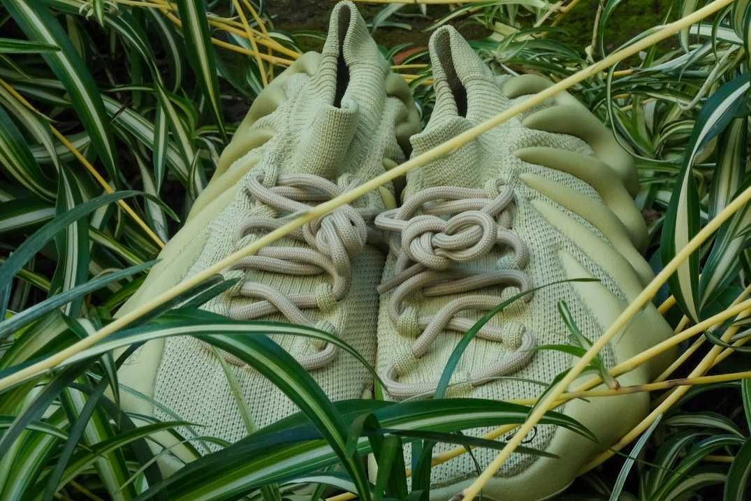 【スニダンで購入可】12/17発売 adidas YEEZY 450 "Resin" 抽選/定価/販売店舗まとめ 14枚目