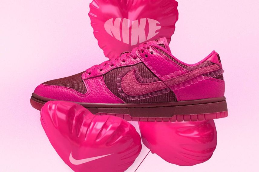 NIKEWMNS DUNK LOW Valentines Day　24.5cm