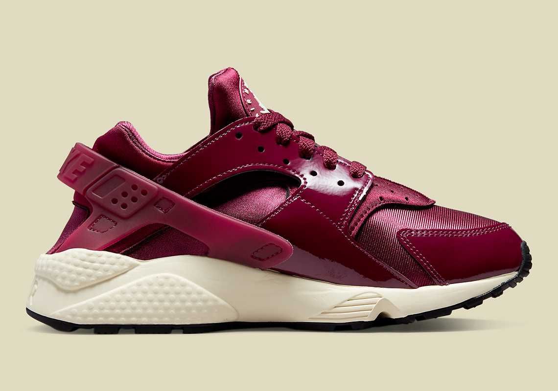 【リーク】Nike Air Huarache "Bordeaux Patent" 抽選/定価/販売店舗まとめ 2枚目