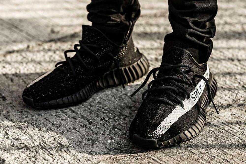 【スニダンで購入可】3/12発売 adidas YEEZY Boost 350 V2 "Oreo" 抽選/定価/販売店舗まとめ 2枚目