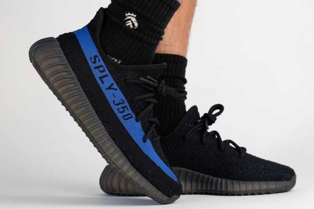 【スニダンで購入可】2/26発売 adidas YEEZY BOOST 350 V2 "Dazzling Blue" 抽選/定価/販売店舗まとめ 2枚目