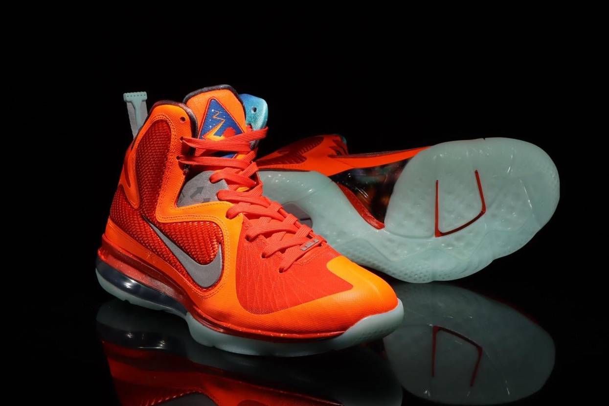 【スニダンで購入可】2/18発売 Nike Lebron 9 "Big Bang" 抽選/定価/販売店舗まとめ