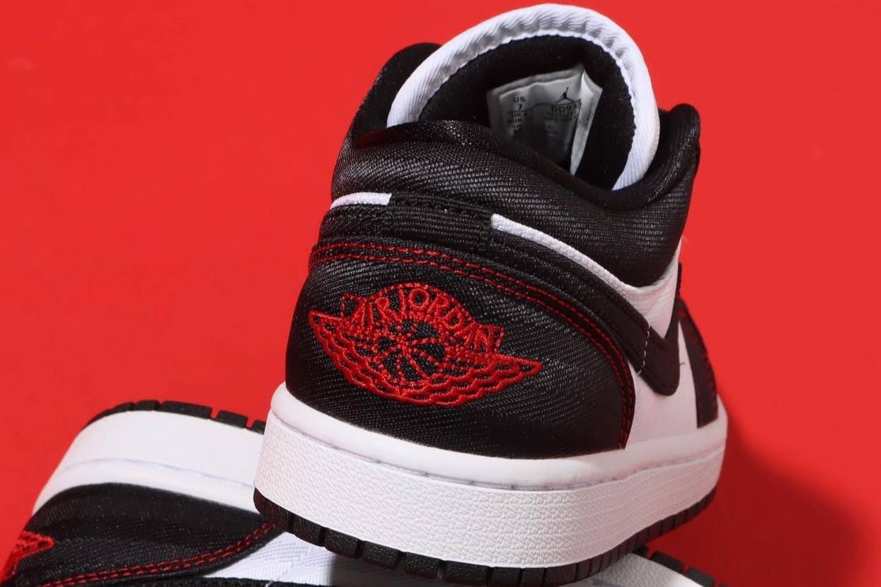 【スニダンで購入可】2/28発売 NIke WMNS Air Jordan 1 SE UTL "Black/White/Gym Red" 2type 抽選/定価/販売店舗まとめ 5枚目