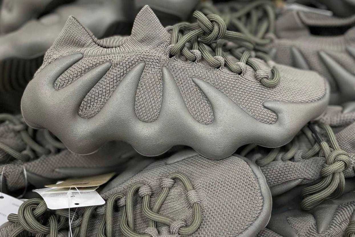 【スニダンで購入可】3/24発売 adidas YEEZY 450 "Cinder" 抽選/定価/販売店舗まとめ 3枚目