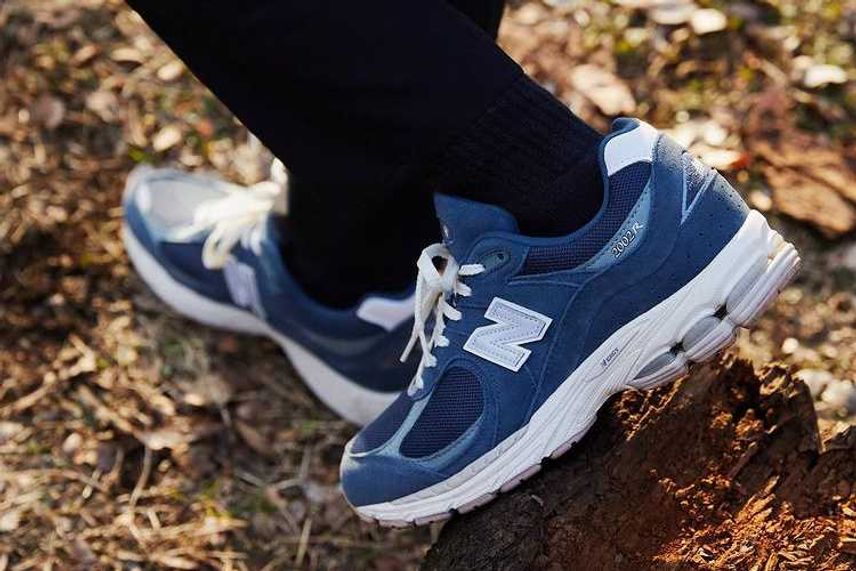 New Balance 2002R 