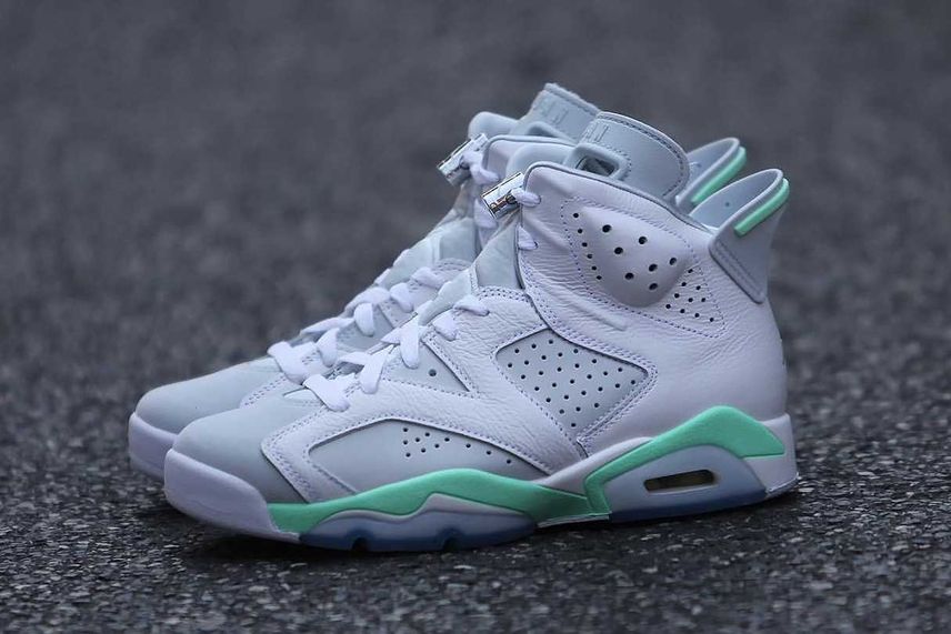 Nike WMNS Air Jordan 6