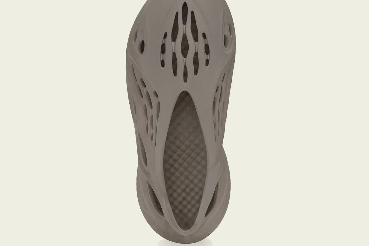 【販売リンクあり】海外抽選中 adidas YEEZY Foam Runner 2colors 抽選/定価/販売店舗まとめ 3枚目