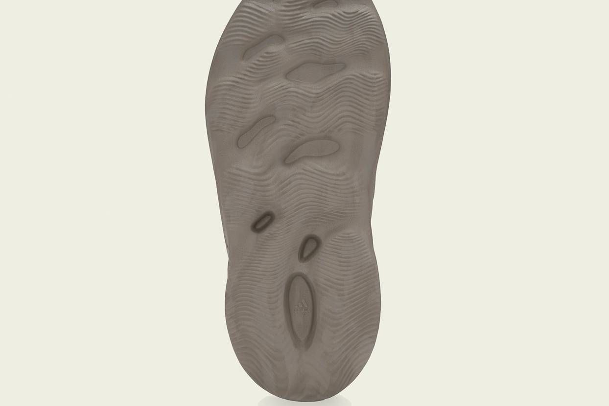 【販売リンクあり】海外抽選中 adidas YEEZY Foam Runner 2colors 抽選/定価/販売店舗まとめ 4枚目