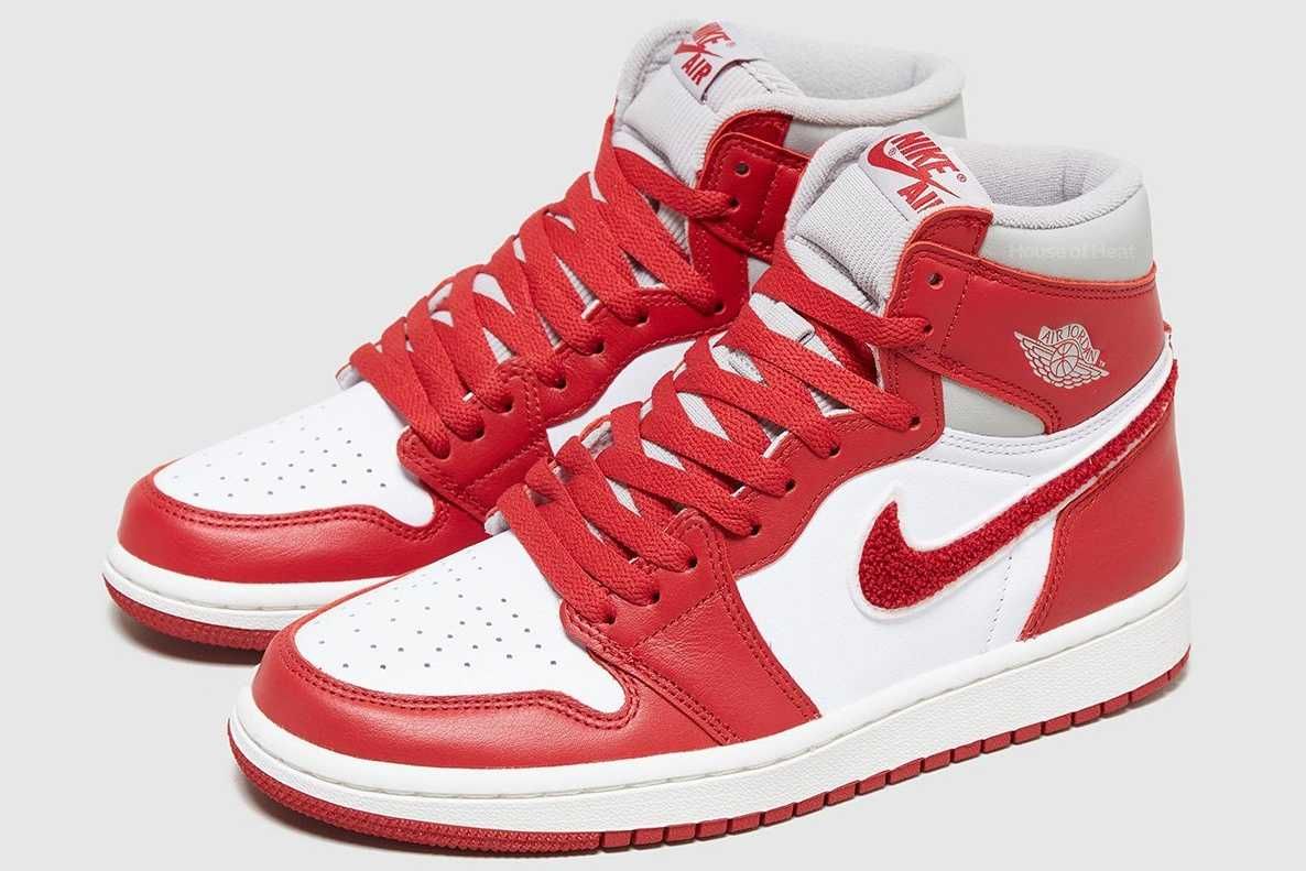 【スニダンで購入可】7/23発売 Nike WMNS Air Jordan 1 High OG "Varsity Red/Chenille"  抽選/定価/販売店舗まとめ 4枚目