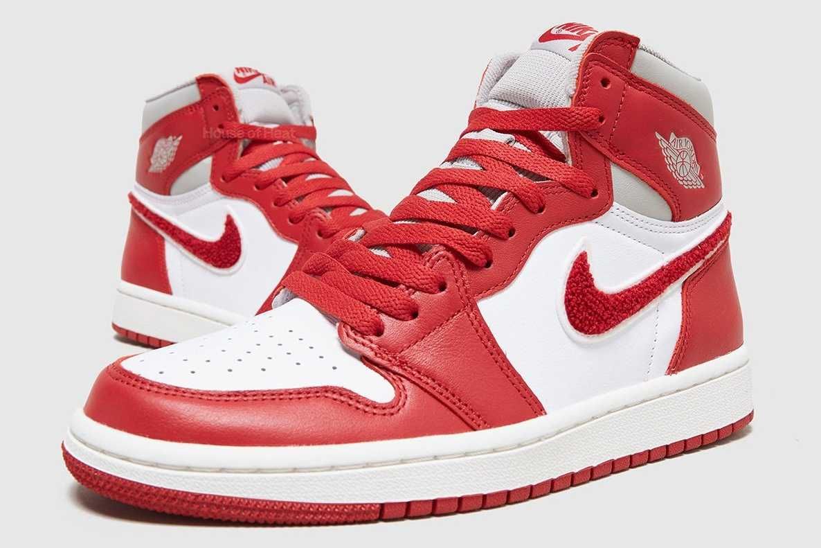 【スニダンで購入可】7/23発売 Nike WMNS Air Jordan 1 High OG "Varsity Red/Chenille"  抽選/定価/販売店舗まとめ 3枚目