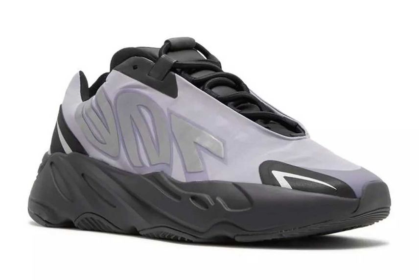 SALE/100%OFF】 希少カラー アディダス イージーブースト700