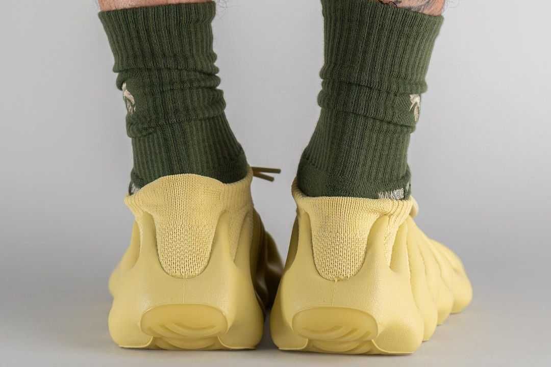 【スニダンで購入可】5/7発売 adidas YEEZY 450 "Sulfur" 抽選/定価/販売店舗まとめ 9枚目