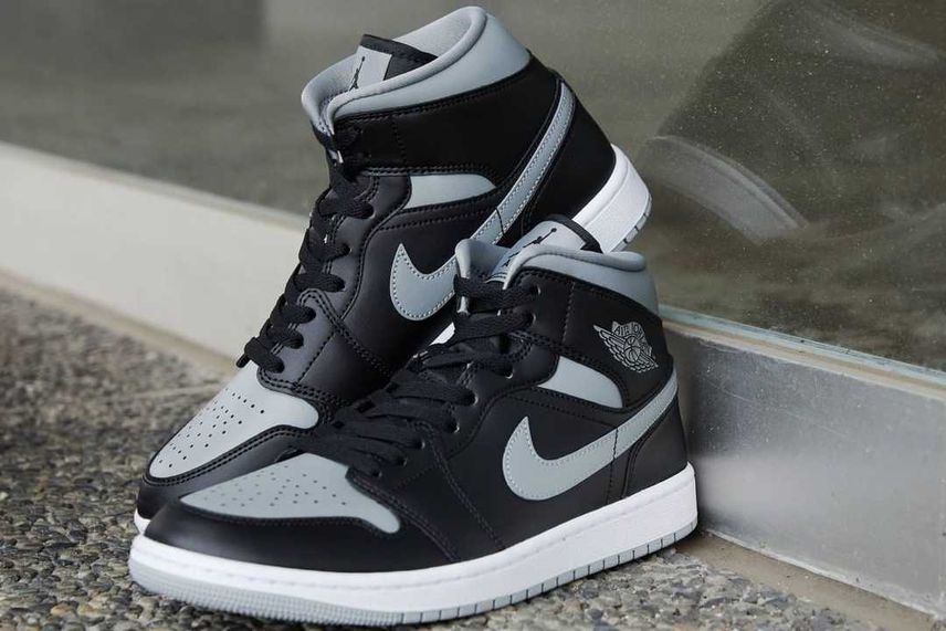 Nike WMNS Air Jordan 1 Mid 