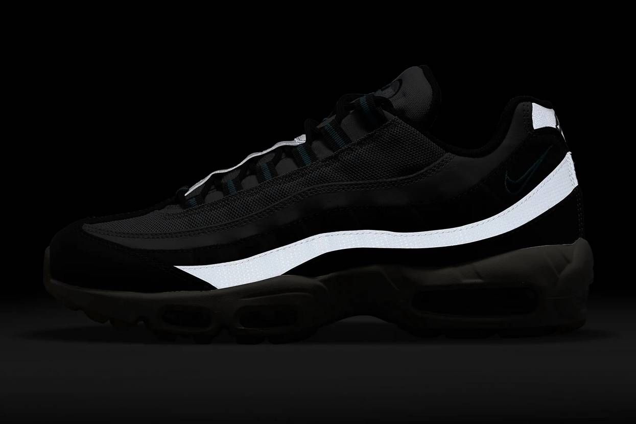 【スニダンで購入可】Nike Air Max 95 "Light Smoke Grey/Black/Dark Smoke Grey" 抽選/定価/販売店舗まとめ 6枚目
