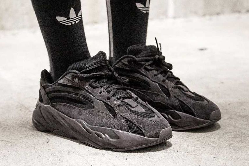 Adidas yeezy sales boost 700 new