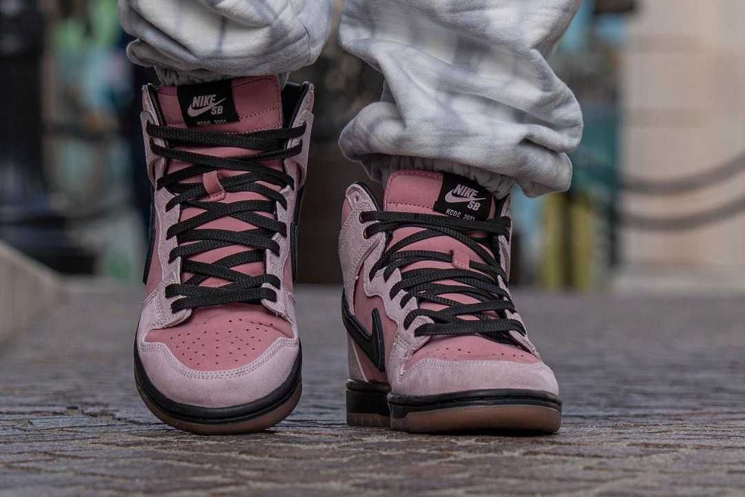 【スニダンで購入可】5/2発売 KCDC Brooklyn Skateshop × Nike SB Dunk High "Pink/Black" 抽選/定価/販売店舗まとめ 4枚目