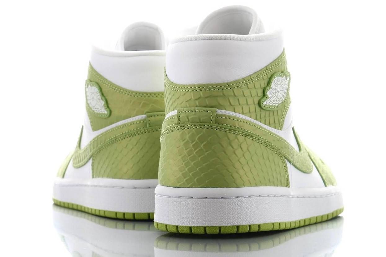 【スニダンで購入可】4/20・4/27発売 Nike WMNS Air Jordan 1 Low "Vivid Green Snakeskin"  2types 抽選/定価/販売店舗まとめ 2枚目